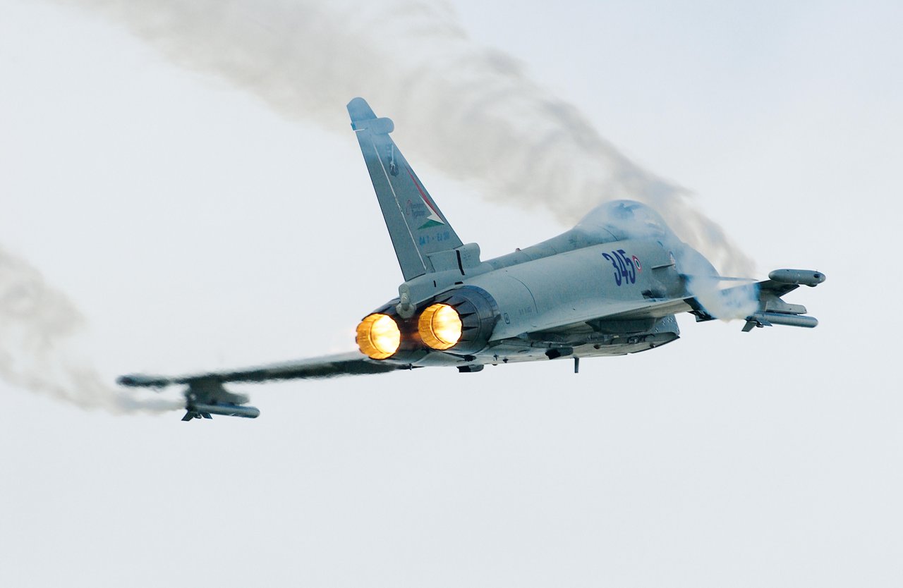 Eurofighter Typhoon in volo