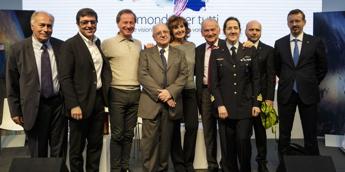 Maurizio Cheli salone del libro di Torino maggio 2016