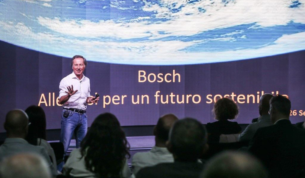 Maurizio Cheli Sporteconomy conferenza Bosch