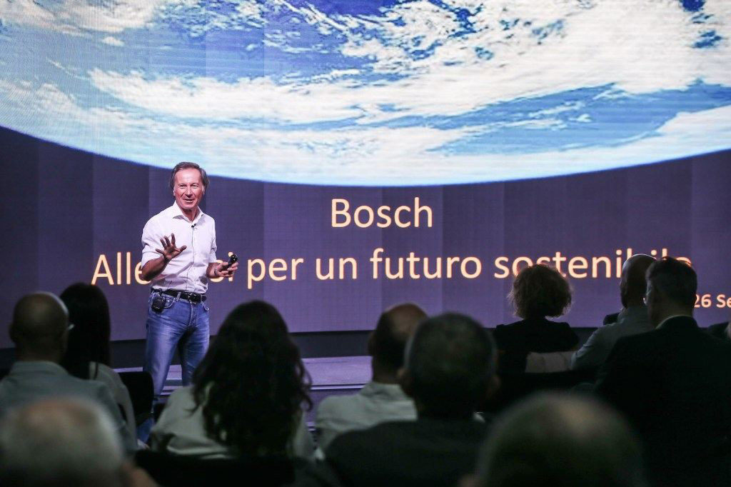 Maurizio Cheli Sporteconomy conferenza Bosch